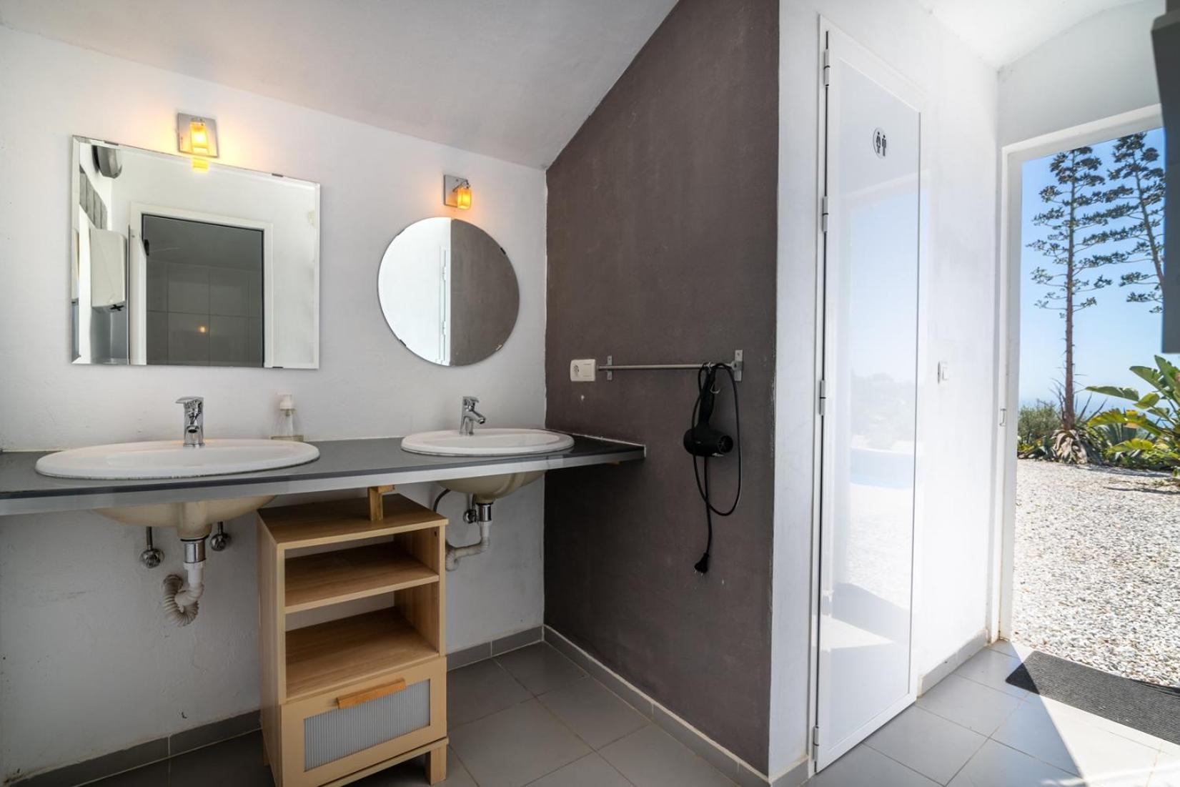 Campo Agave Luxury Tents Sayalonga Room photo